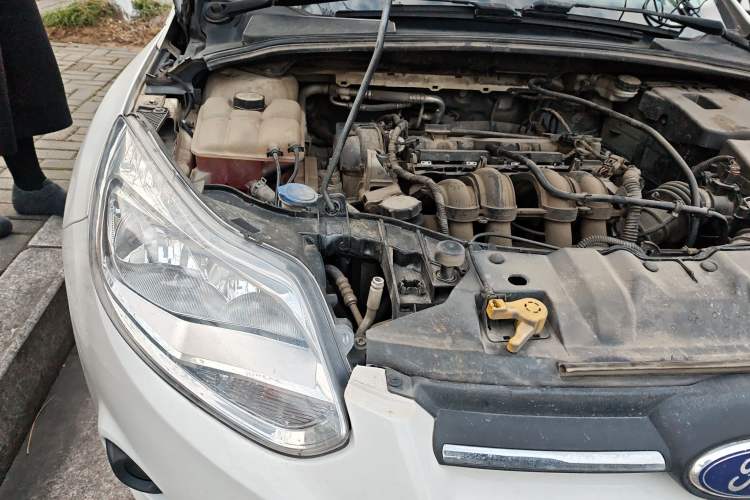 Used Ford Focus 2012 Sedan 1.6L Automatic Comfort Model Engine Bay Right