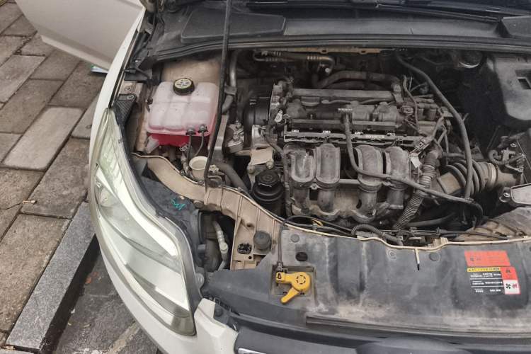 Used Ford Focus 2012 Sedan 1.6L Automatic Comfort Model Engine Bay Right