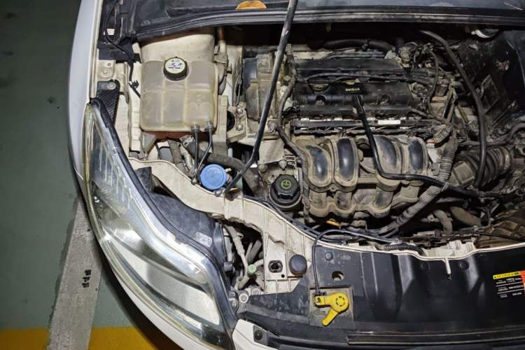 Used Ford Focus 2012 Sedan 1.6L Automatic Fashion Edition Engine Bay Right