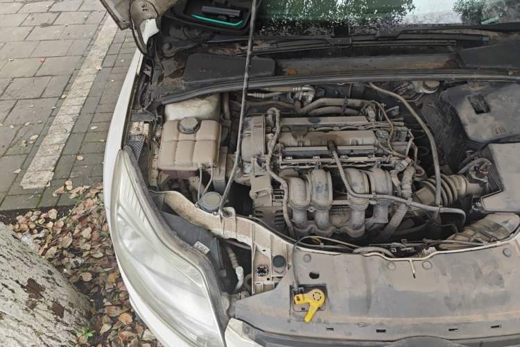 Used Ford Focus 2012 Sedan 1.6L Manual Comfort Model Engine Bay Right