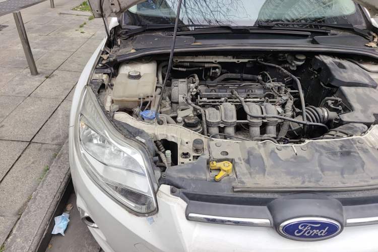 Used Ford Focus 2012 Sedan 1.6L Automatic Fashion Edition Engine Bay Right