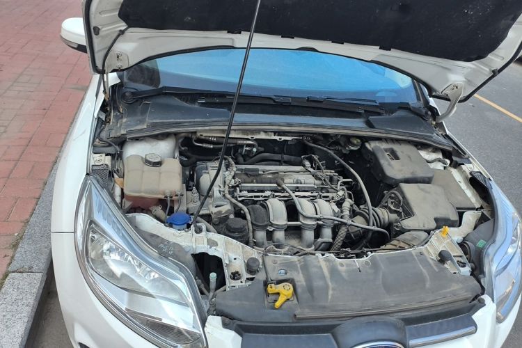 Used Ford Focus 2012 Hatchback 1.6L Automatic Comfort Model Engine Bay Right
