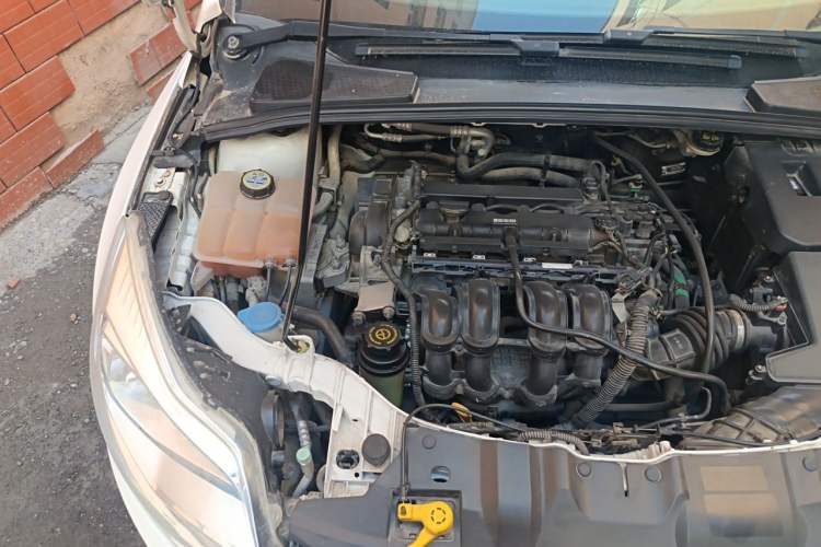 Used Ford Focus 2012 Hatchback 1.6L Automatic Fashion Edition Engine Bay Right