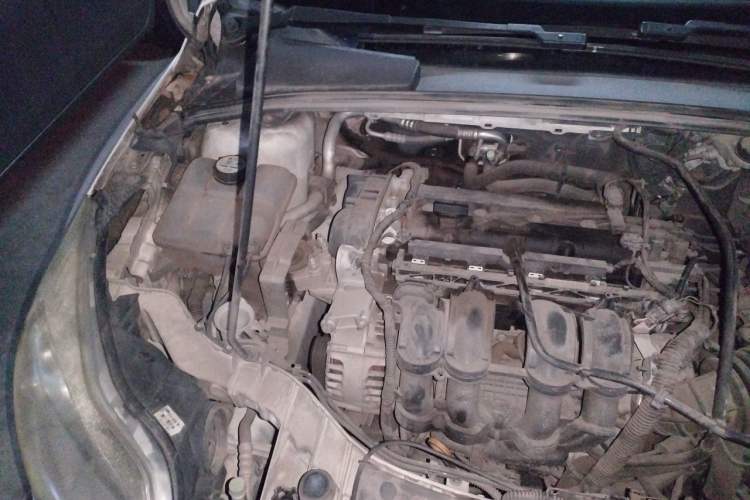 Used Ford Focus 2012 Sedan 1.6L Manual Comfort Model Engine Bay Right