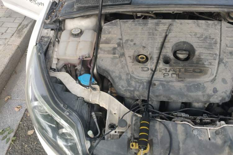 Used Ford Focus 2012 Hatchback 2.0L Automatic Luxury Sport Model Engine Bay Right