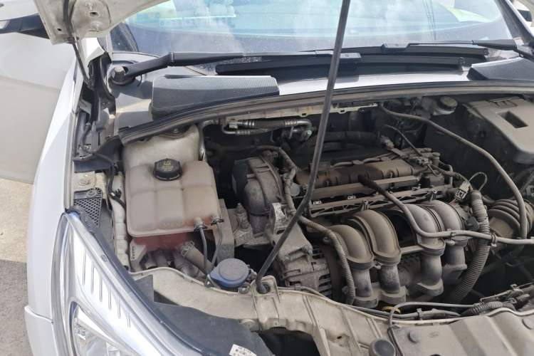 Used Ford Focus 2012 Sedan 1.6L Manual Fashion Edition Engine Bay Right