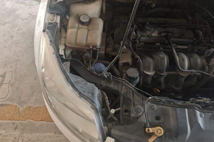 Used Ford Focus 2012 Hatchback 1.6L Automatic Fashion Edition Engine Bay Right