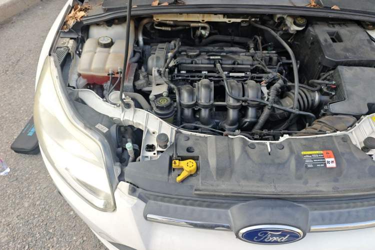 Used Ford Focus 2012 Hatchback 1.6L Automatic Comfort Model Engine Bay Right