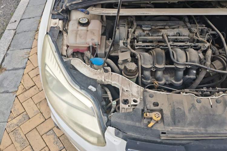 Used Ford Focus 2012 Hatchback 1.6L Automatic Fashion Edition Engine Bay Right