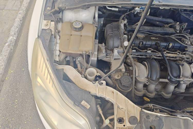Used Ford Focus 2012 Sedan 1.6L Automatic Fashion Edition Engine Bay Right