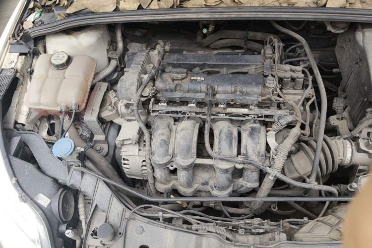 Used Ford Focus 2012 Sedan 1.6L Manual Comfort Model Engine Bay Right