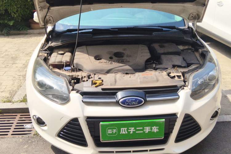 Used Ford Focus 2012 Hatchback 2.0L Automatic Luxury Sport Model Engine Bay Right