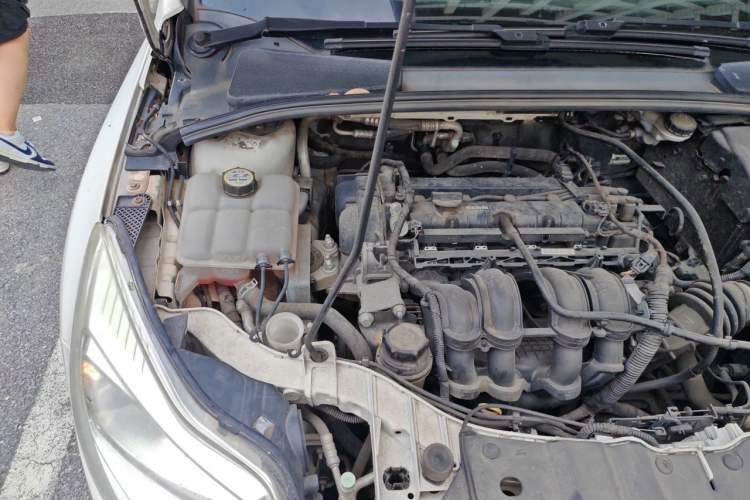 Used Ford Focus 2012 Hatchback 1.6L Automatic Comfort Model Engine Bay Right