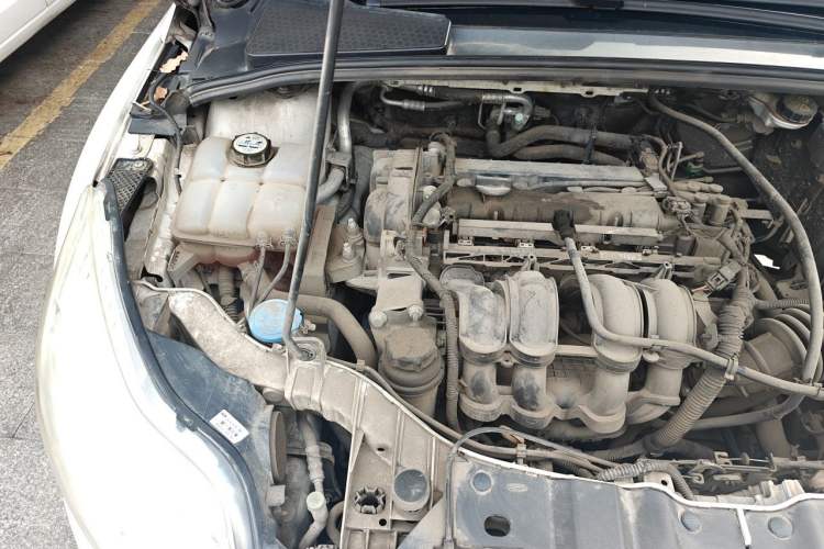 Used Ford Focus 2012 Sedan 1.6L Automatic Fashion Edition Engine Bay Right