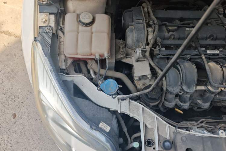 Used Ford Focus 2012 Hatchback 1.6L Automatic Comfort Model Engine Bay Right