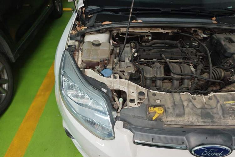 Used Ford Focus 2012 Hatchback 1.6L Automatic Fashion Edition Engine Bay Right