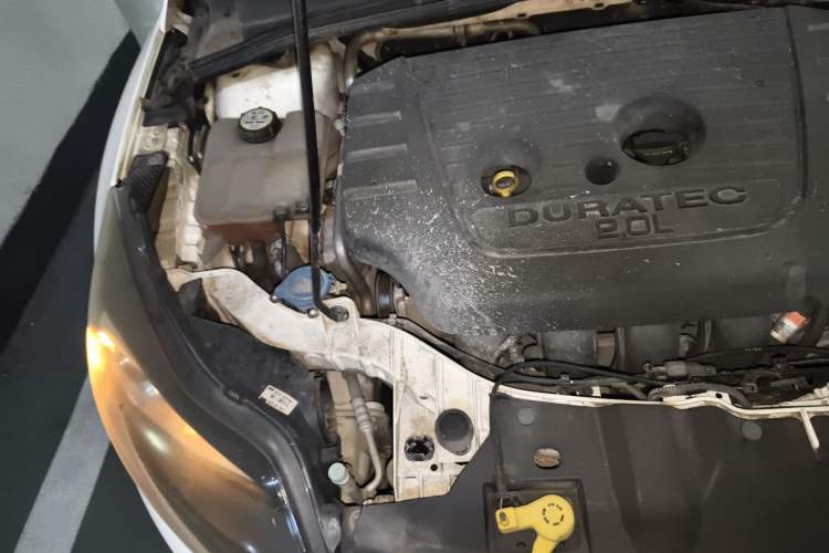 Used Ford Focus 2012 Hatchback 2.0L Manual Luxury Sport Model Engine Bay Right