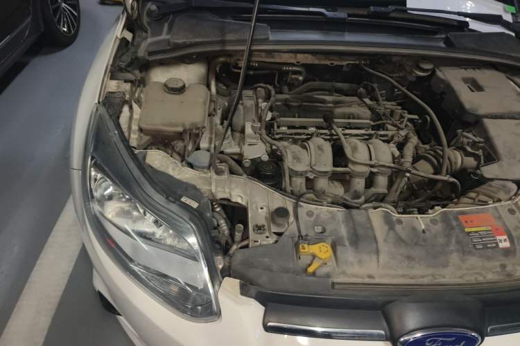 Used Ford Focus 2012 Hatchback 1.6L Automatic Comfort Model Engine Bay Right
