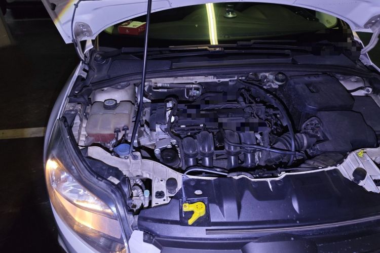 Used Ford Focus 2012 Sedan 1.6L Automatic Comfort Model Engine Bay Right