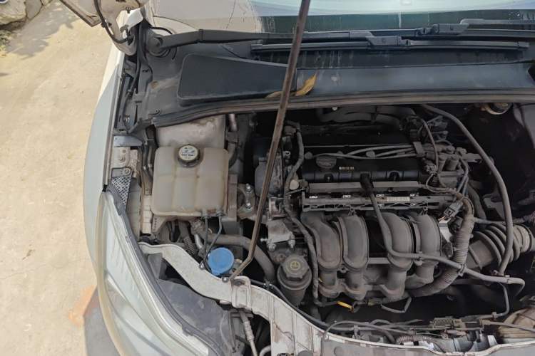 Used Ford Focus 2012 Hatchback 1.6L Automatic Fashion Edition Engine Bay Right