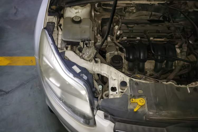 Used Ford Focus 2012 Sedan 1.6L Automatic Comfort Model Engine Bay Right