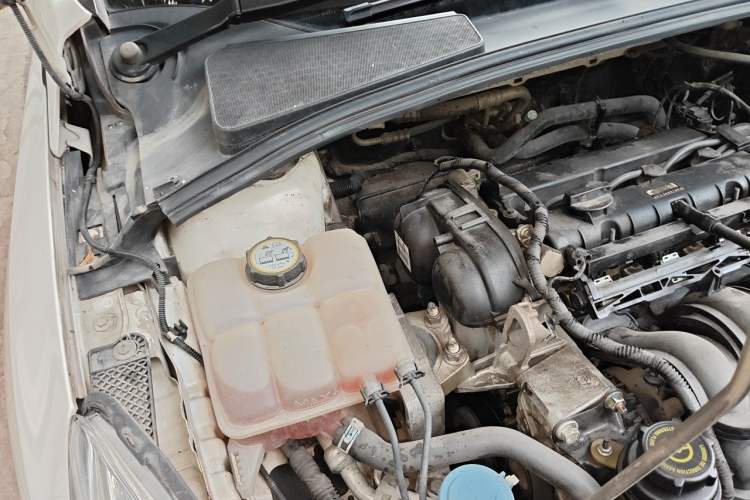 Used Ford Focus 2012 Sedan 1.6L Automatic Fashion Edition Engine Bay Right