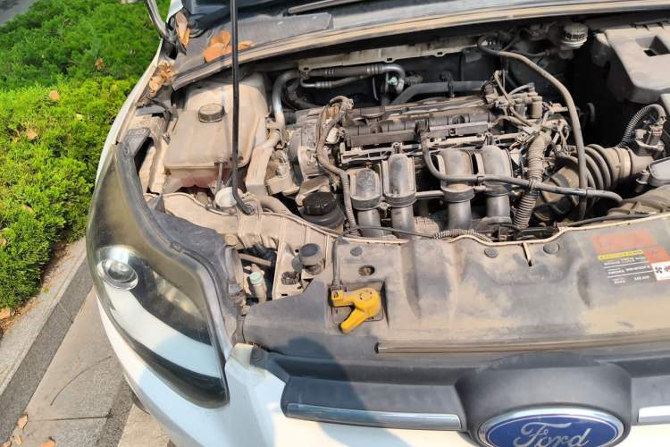 Used Ford Focus 2012 Hatchback 1.6L Automatic Comfort Model Engine Bay Right