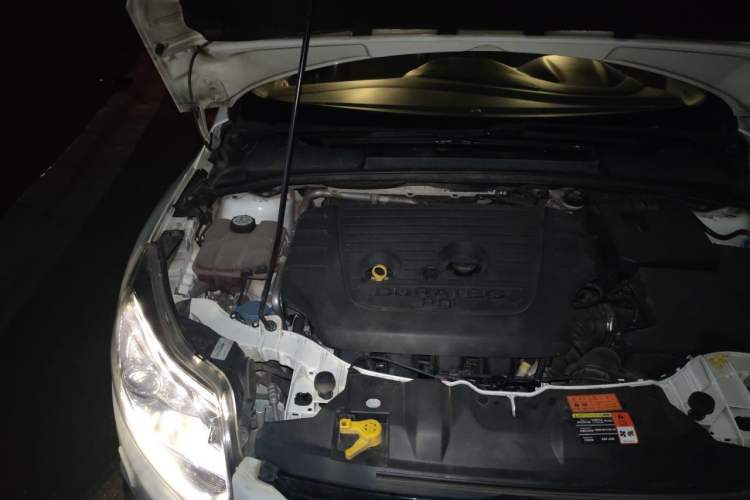 Used Ford Focus 2012 Hatchback 2.0L Manual Luxury Sport Model Engine Bay Right