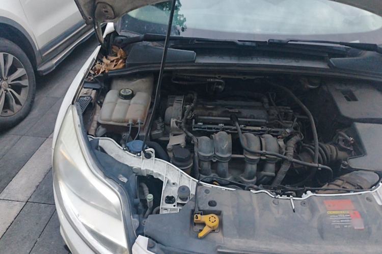 Used Ford Focus 2012 Hatchback 1.6L Automatic Comfort Model Engine Bay Right