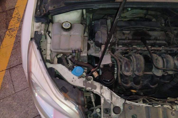Used Ford Focus 2012 Sedan 1.6L Automatic Comfort Model Engine Bay Right