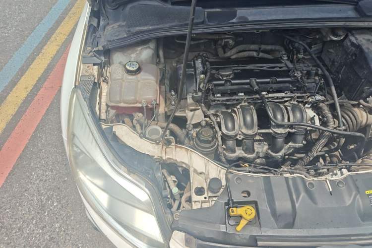 Used Ford Focus 2012 Hatchback 1.6L Automatic Comfort Model Engine Bay Right