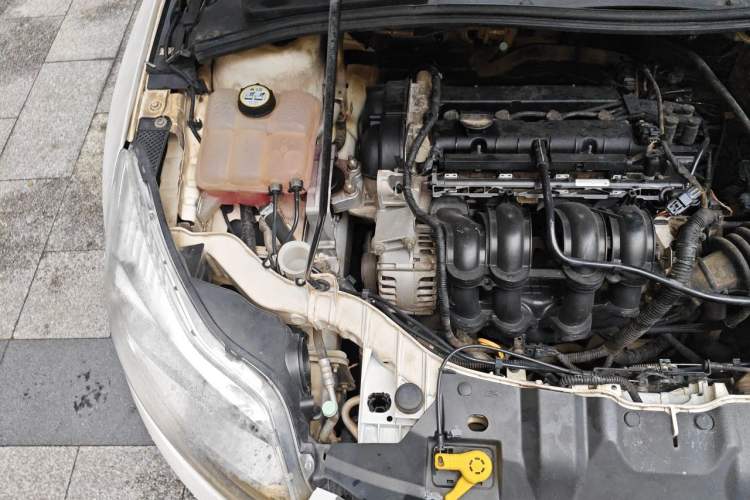 Used Ford Focus 2012 Sedan 1.6L Manual Comfort Model Engine Bay Right