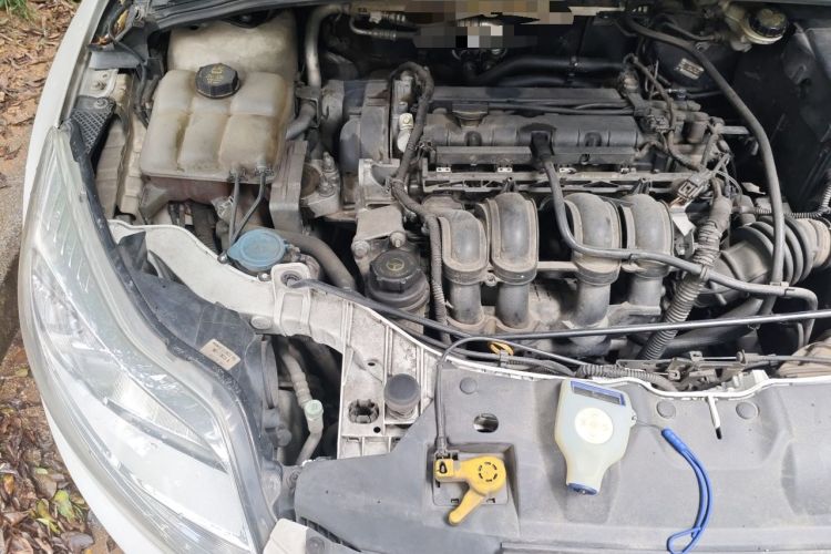Used Ford Focus 2012 Hatchback 1.6L Automatic Comfort Model Engine Bay Right
