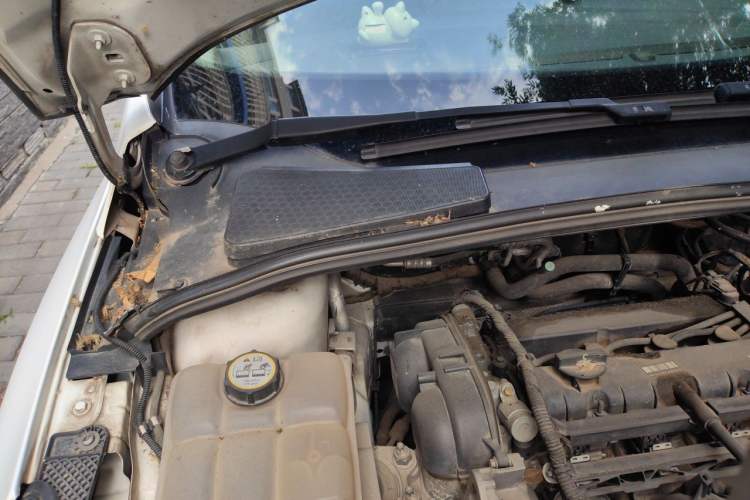 Used Ford Focus 2012 Hatchback 1.6L Automatic Fashion Edition Engine Bay Right