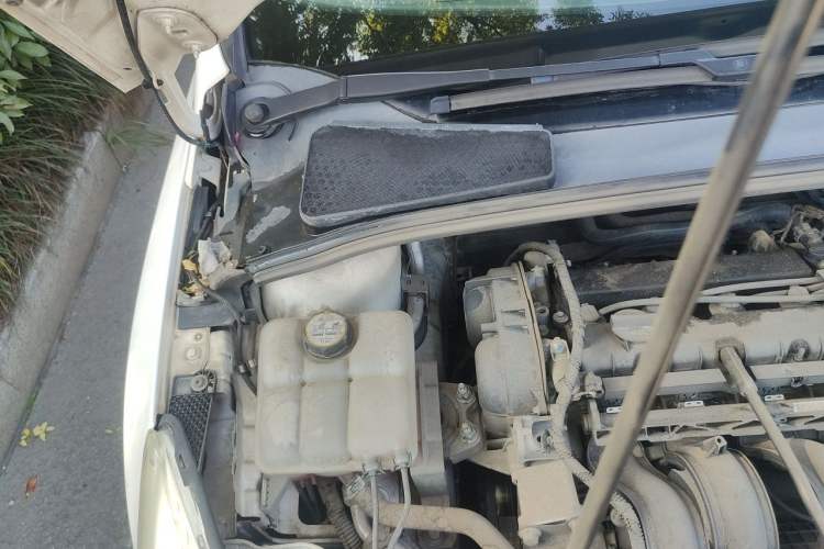 Used Ford Focus 2012 Hatchback 1.6L Automatic Comfort Model Engine Bay Right