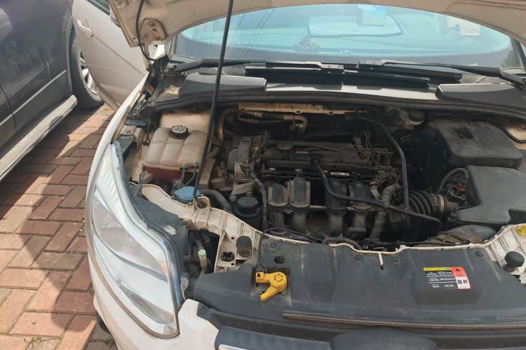 Used Ford Focus 2012 Sedan 1.6L Automatic Comfort Model Engine Bay Right