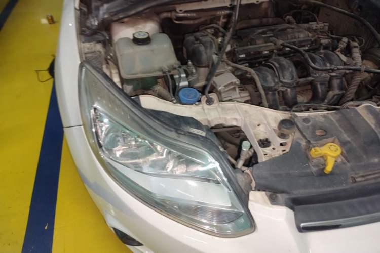 Used Ford Focus 2012 Hatchback 1.6L Manual Comfort Model Engine Bay Right