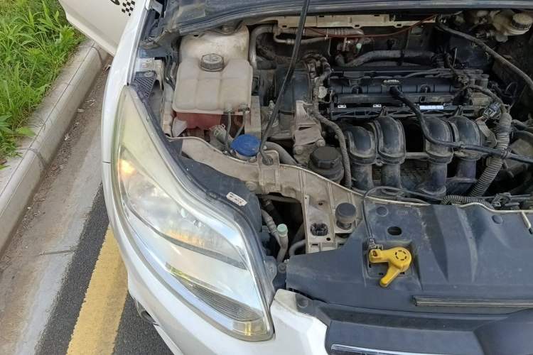 Used Ford Focus 2012 Hatchback 1.6L Automatic Fashion Edition Engine Bay Right