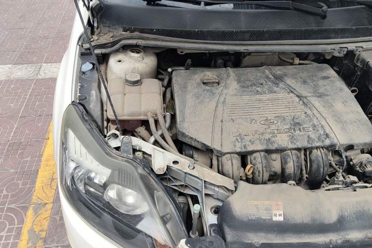 Used Ford Focus 2012 Hatchback Classic 1.8L Automatic Fashion Edition Engine Bay Right