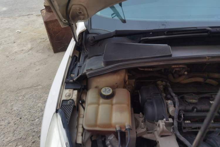 Used Ford Focus 2012 Sedan 1.6L Manual Comfort Model Engine Bay Right