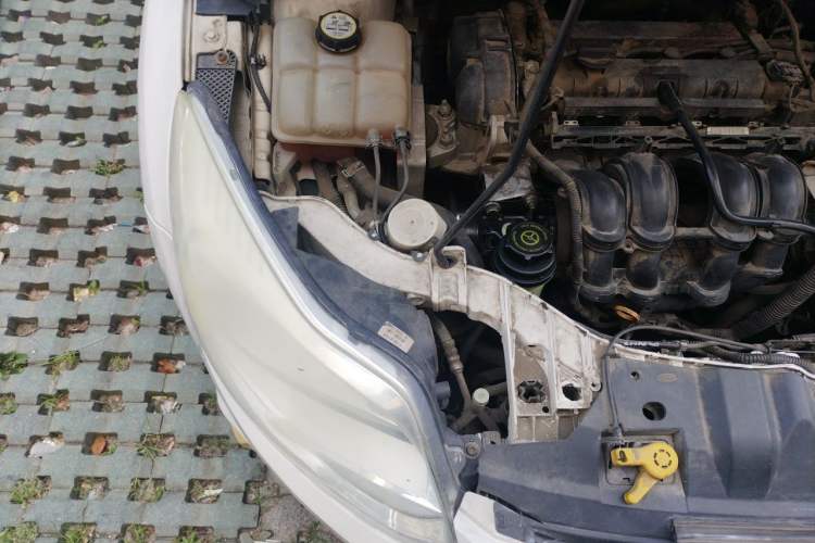 Used Ford Focus 2012 Sedan 1.6L Automatic Fashion Edition Engine Bay Right
