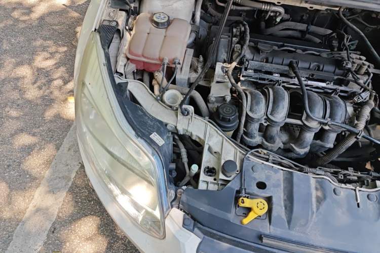 Used Ford Focus 2012 Sedan 1.6L Automatic Fashion Edition Engine Bay Right