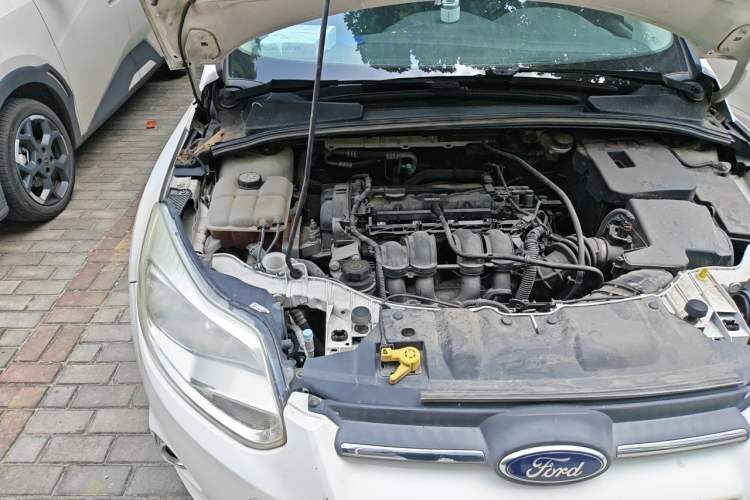 Used Ford Focus 2012 Hatchback 1.6L Automatic Fashion Edition Engine Bay Right