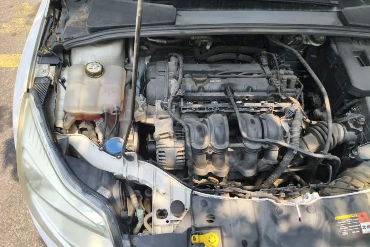 Used Ford Focus 2012 Sedan 1.6L Manual Comfort Model Engine Bay Right