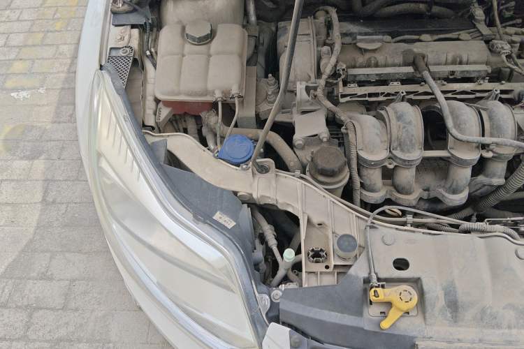 Used Ford Focus 2012 Hatchback 1.6L Automatic Fashion Edition Engine Bay Right