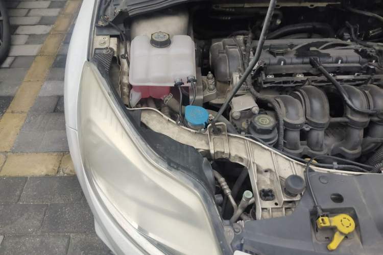 Used Ford Focus 2012 Sedan 1.6L Automatic Fashion Edition Engine Bay Right