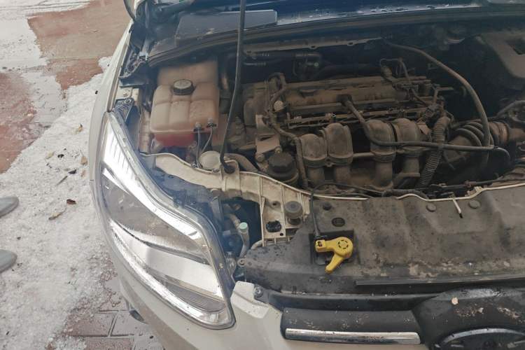 Used Ford Focus 2012 Hatchback 1.6L Automatic Fashion Edition Engine Bay Right