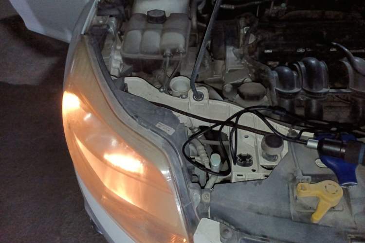 Used Ford Focus 2012 Sedan 1.6L Automatic Fashion Edition Engine Bay Right