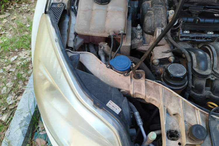 Used Ford Focus 2012 Hatchback 1.6L Automatic Comfort Model Engine Bay Right