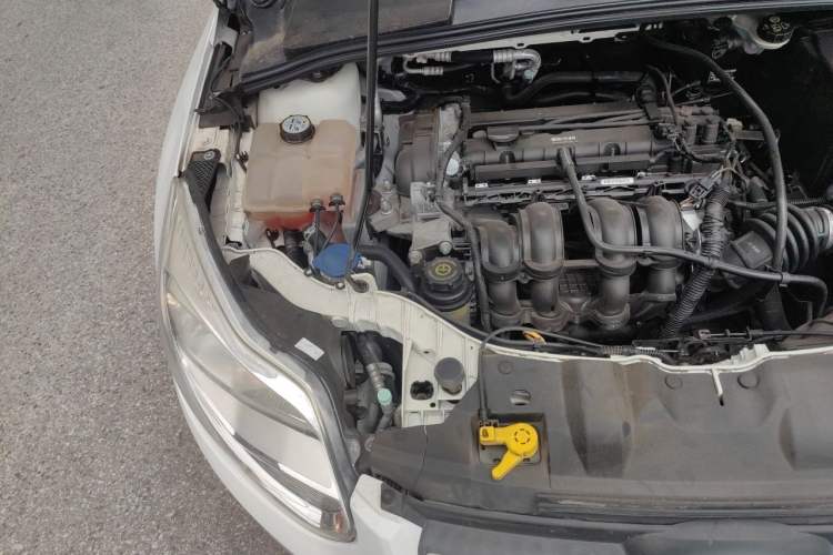Used Ford Focus 2012 Sedan 1.6L Automatic Fashion Edition Engine Bay Right